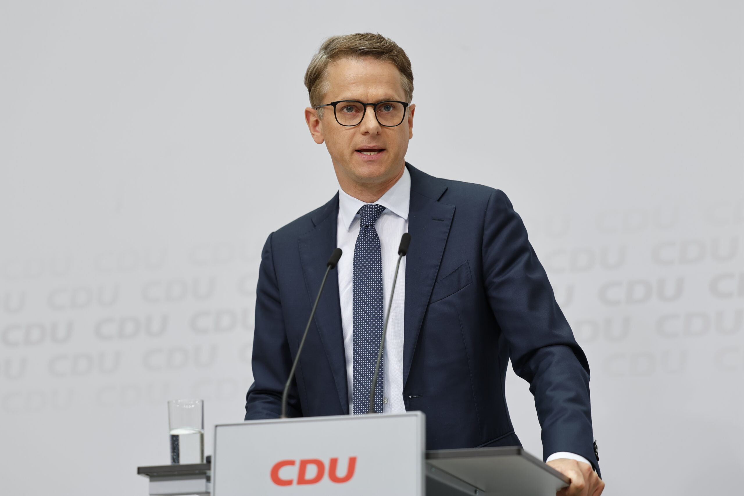 Mit wem ist Carsten Linnemann verheiratet? – Ein informativer Blick auf Privatleben, Öffentlichkeit und politische Persönlichkeit